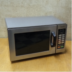 Panasonic NE-1054C 1000W Commercial Microwave Oven